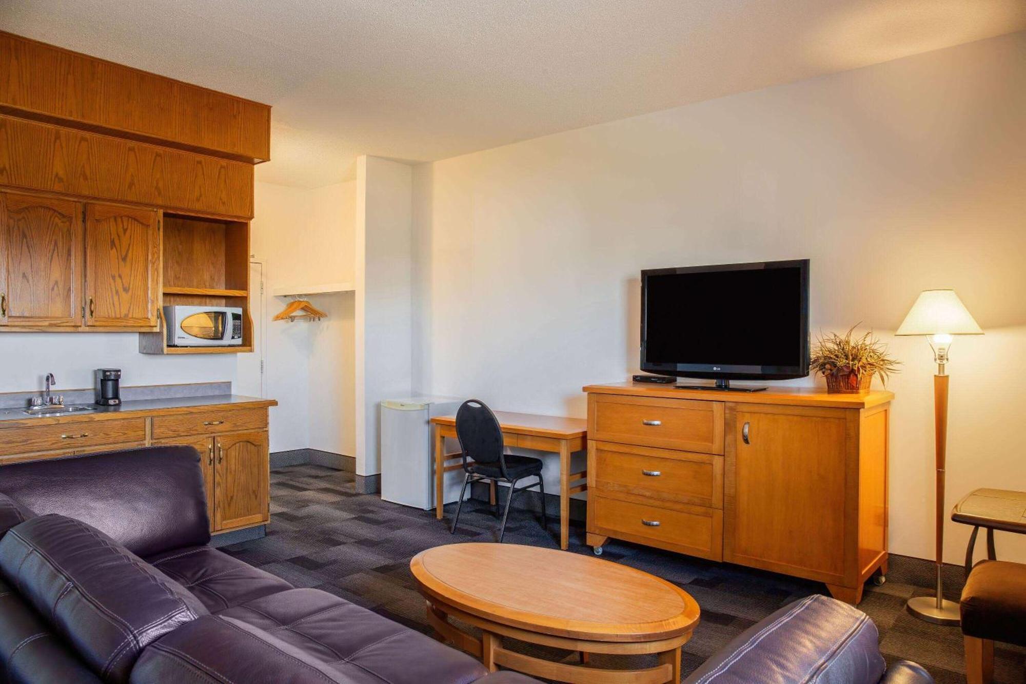 Days Inn & Conference Centre By Wyndham Camrose Norsemen Luaran gambar