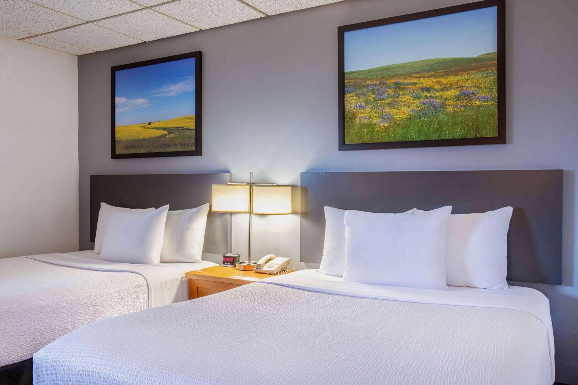 Days Inn & Conference Centre By Wyndham Camrose Norsemen Luaran gambar