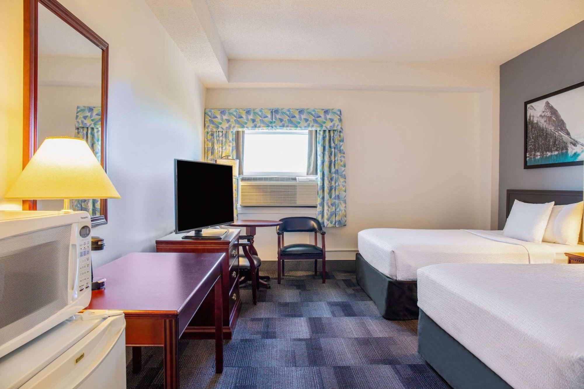 Days Inn & Conference Centre By Wyndham Camrose Norsemen Luaran gambar
